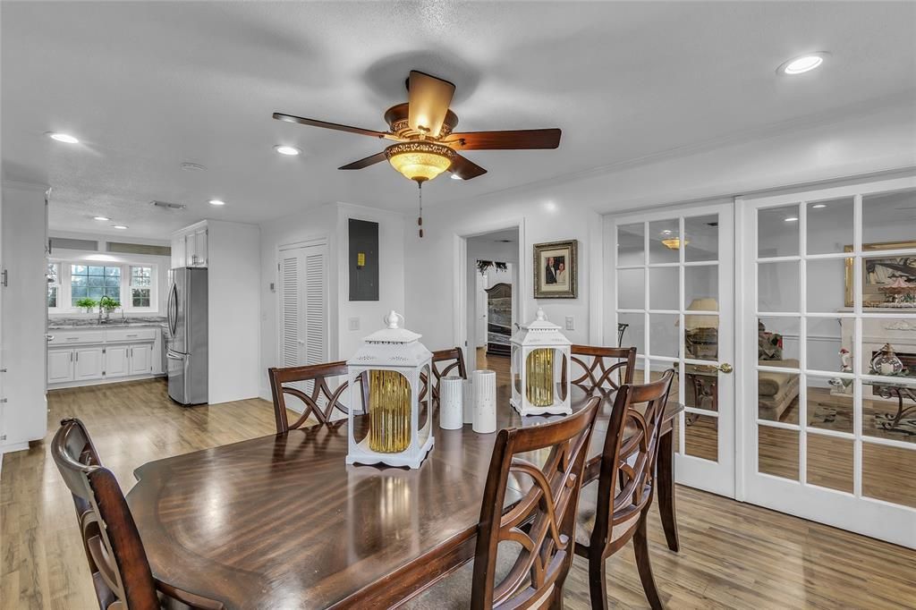 Dining area in kitchen