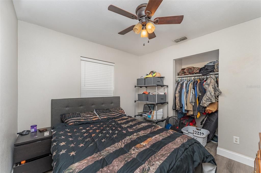 For Sale: $260,000 (3 beds, 1 baths, 1377 Square Feet)