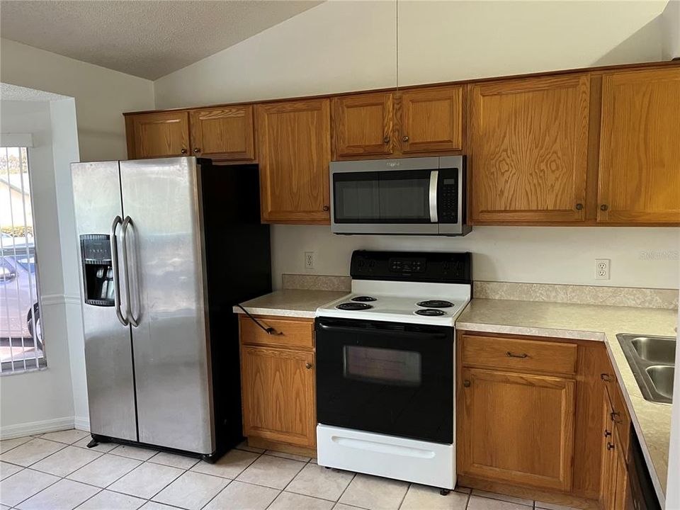 For Rent: $1,800 (3 beds, 2 baths, 1154 Square Feet)