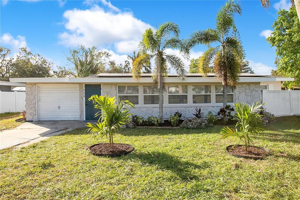 For Sale: $625,000 (3 beds, 2 baths, 1644 Square Feet)