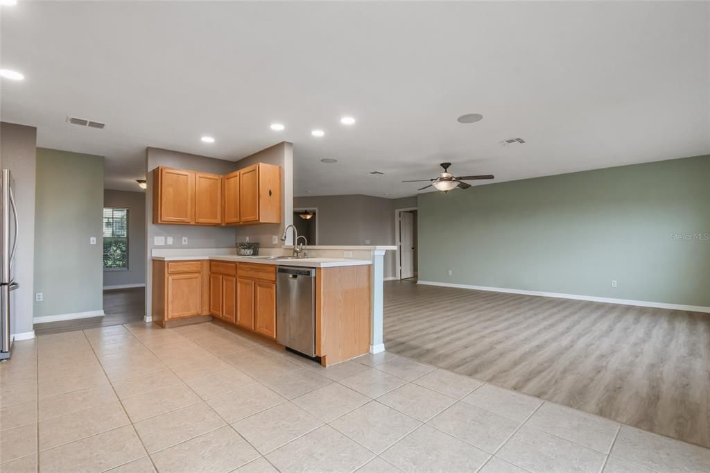 Kitchen/Breakfast Nook