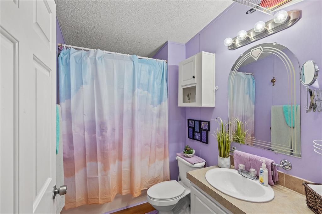 Guest bath with tub and shower combo