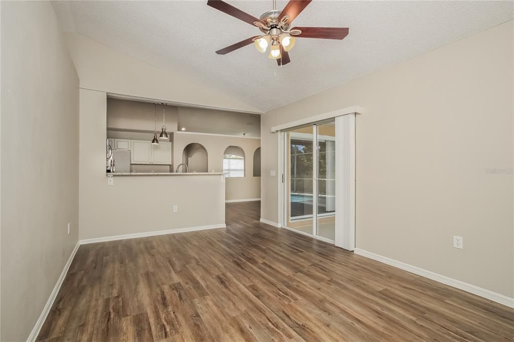 For Rent: $2,145 (4 beds, 2 baths, 1652 Square Feet)