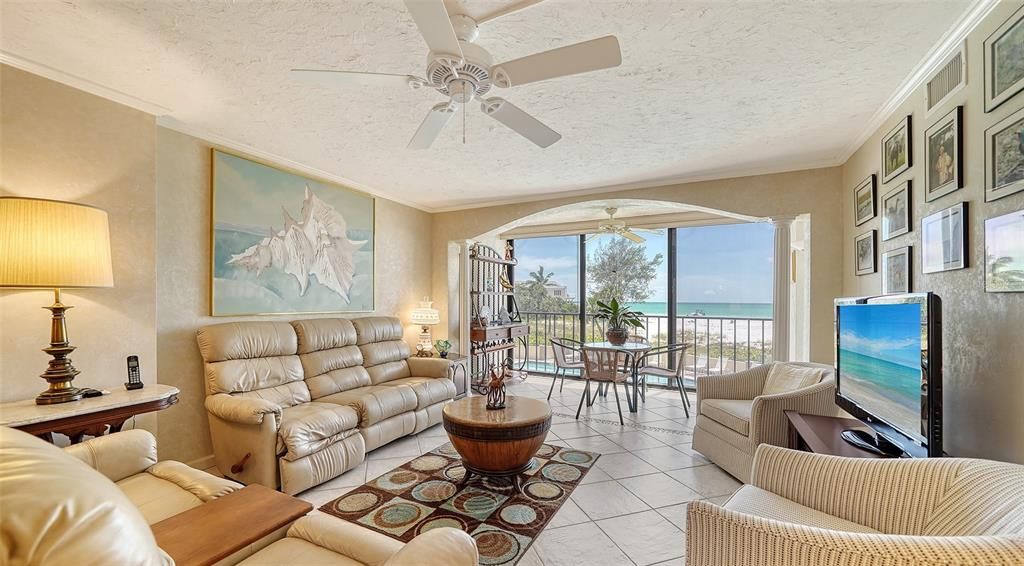 Living space with FULL Gulf views.