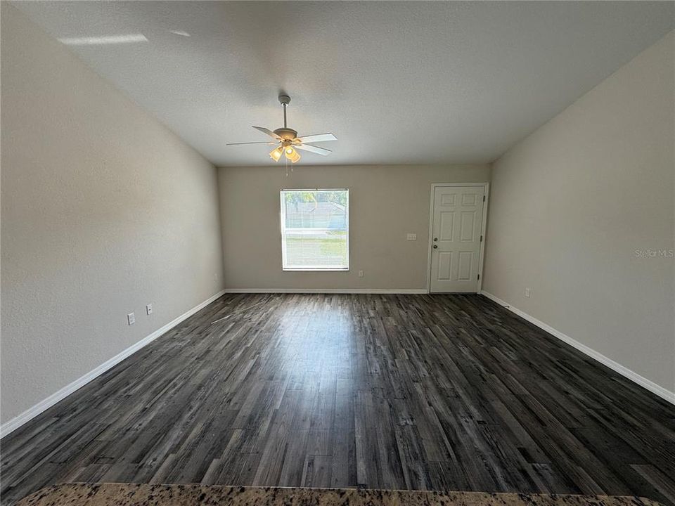 For Rent: $2,100 (4 beds, 2 baths, 1612 Square Feet)