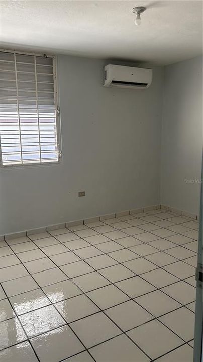 En Venta: $210,000 (3 camas, 2 baños, 975 Pies cuadrados)