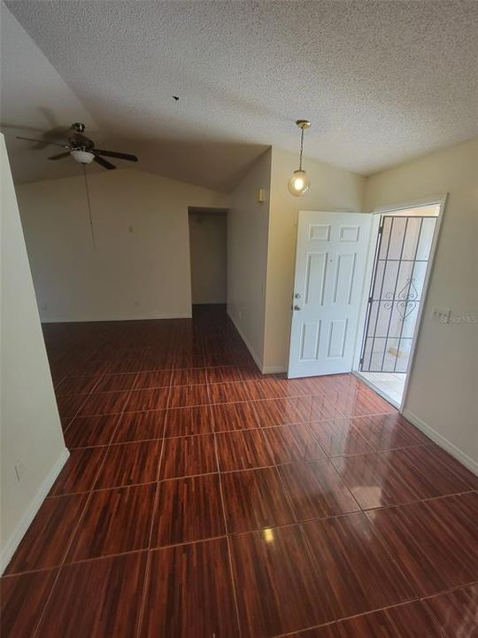 For Rent: $2,200 (3 beds, 2 baths, 1180 Square Feet)