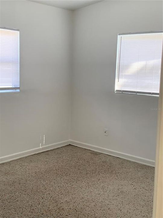 For Rent: $1,900 (3 beds, 2 baths, 960 Square Feet)