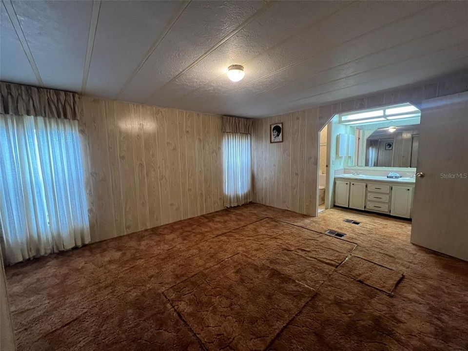 Primary Bedroom with en-suite bathroom