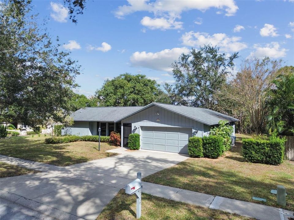 Active With Contract: $574,916 (3 beds, 2 baths, 1884 Square Feet)