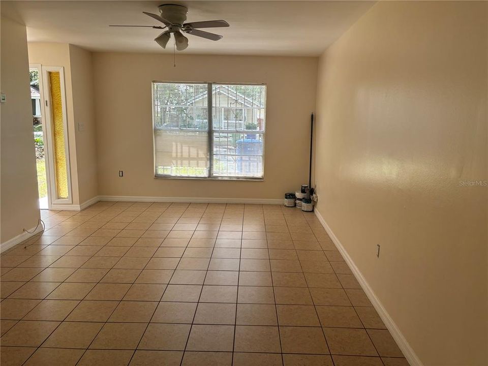 For Rent: $2,100 (3 beds, 1 baths, 1009 Square Feet)