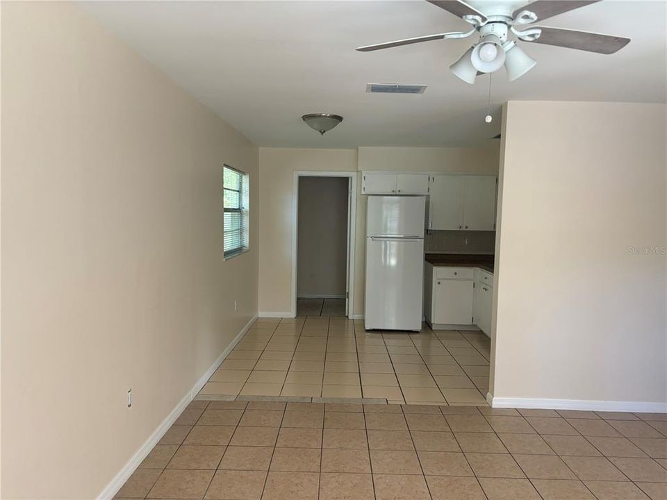 For Rent: $2,100 (3 beds, 1 baths, 1009 Square Feet)