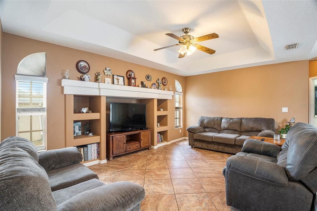 For Sale: $350,000 (3 beds, 2 baths, 1930 Square Feet)