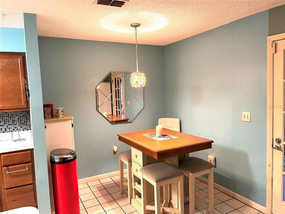 For Rent: $1,850 (3 beds, 2 baths, 1357 Square Feet)