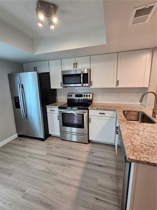 For Rent: $2,000 (2 beds, 2 baths, 1053 Square Feet)