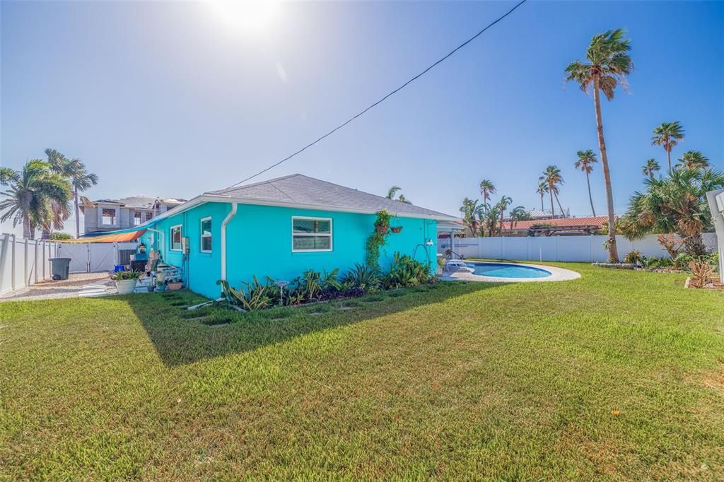 For Sale: $1,399,000 (3 beds, 2 baths, 1964 Square Feet)