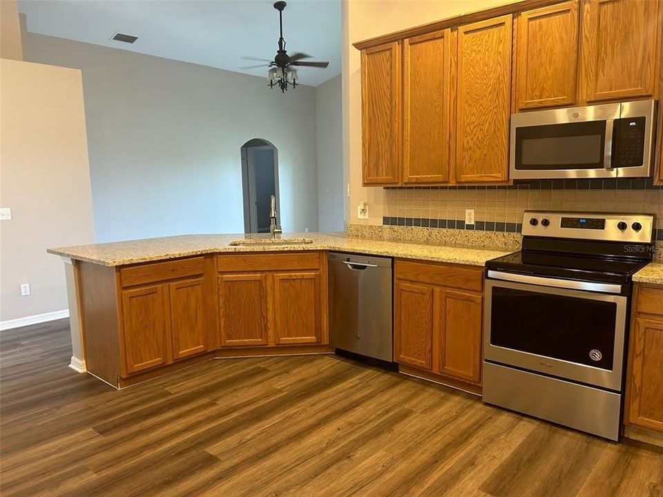 For Rent: $2,000 (3 beds, 2 baths, 1602 Square Feet)