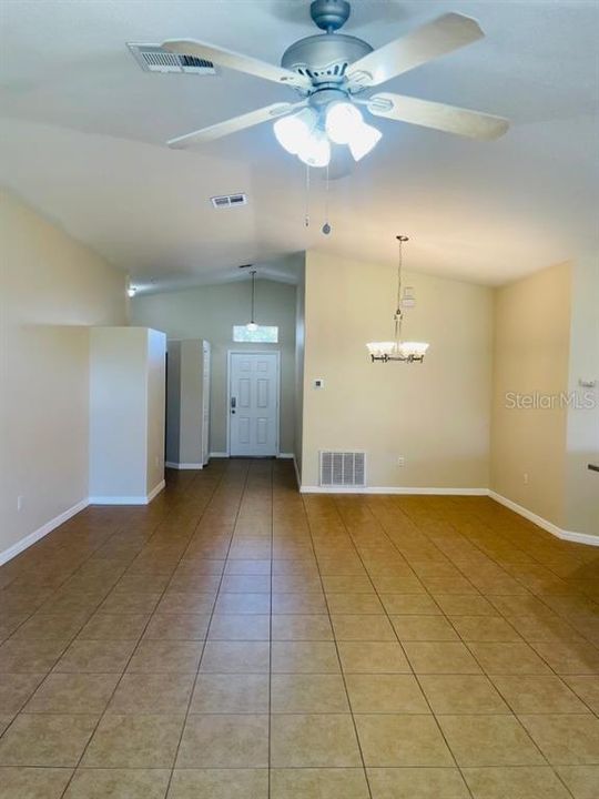 For Rent: $2,300 (3 beds, 2 baths, 1600 Square Feet)