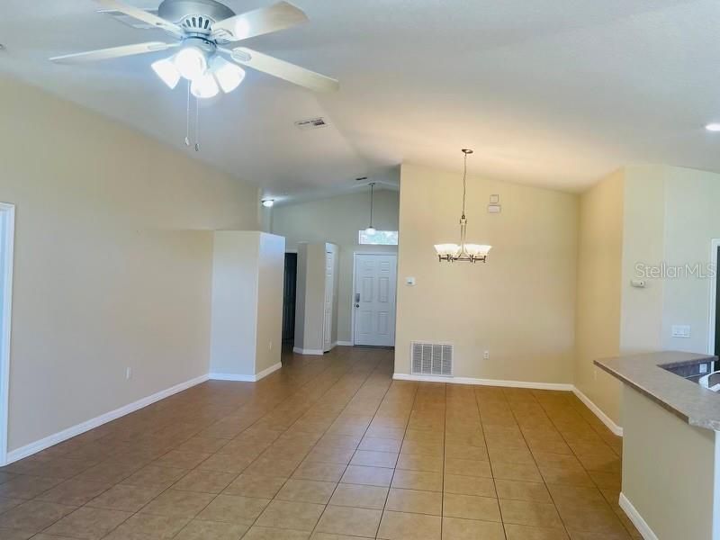 For Rent: $2,300 (3 beds, 2 baths, 1600 Square Feet)