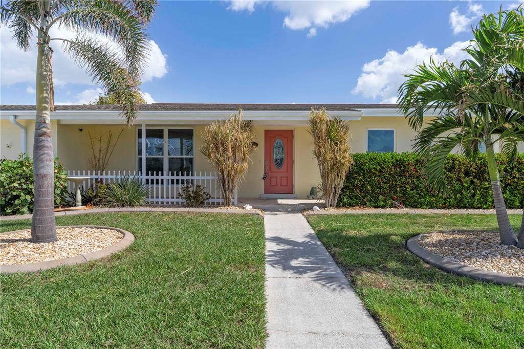 For Sale: $479,000 (3 beds, 2 baths, 1596 Square Feet)