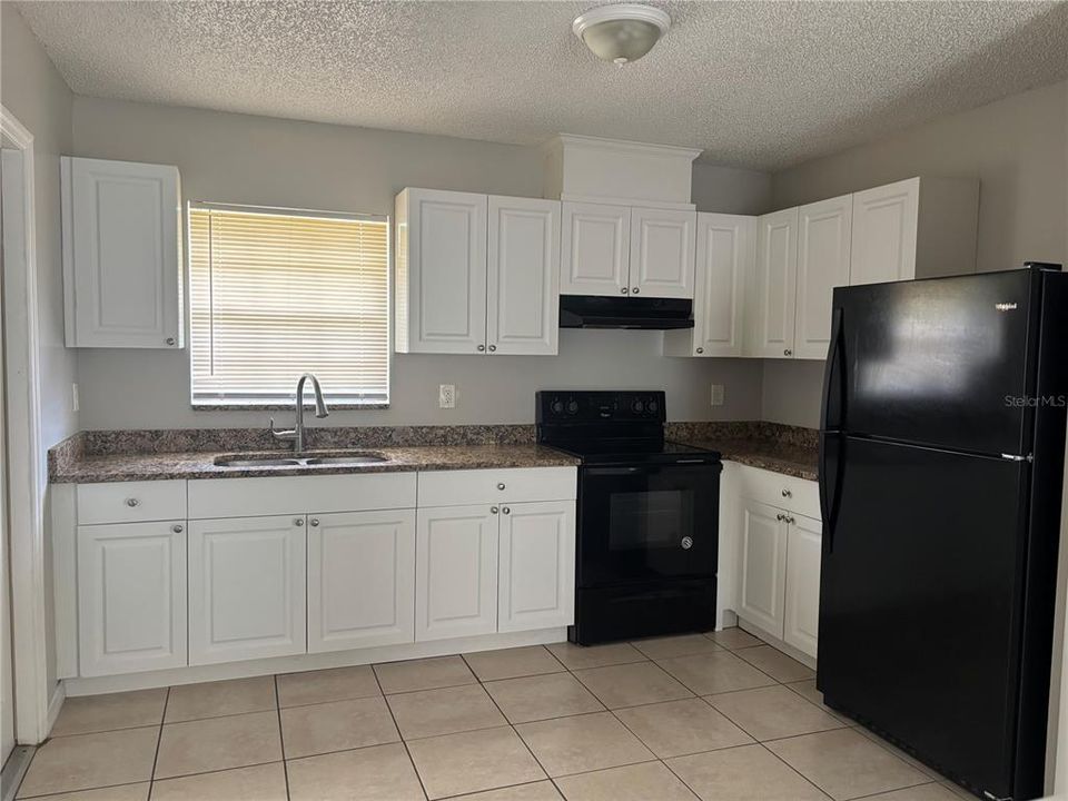 For Rent: $1,575 (3 beds, 1 baths, 1015 Square Feet)