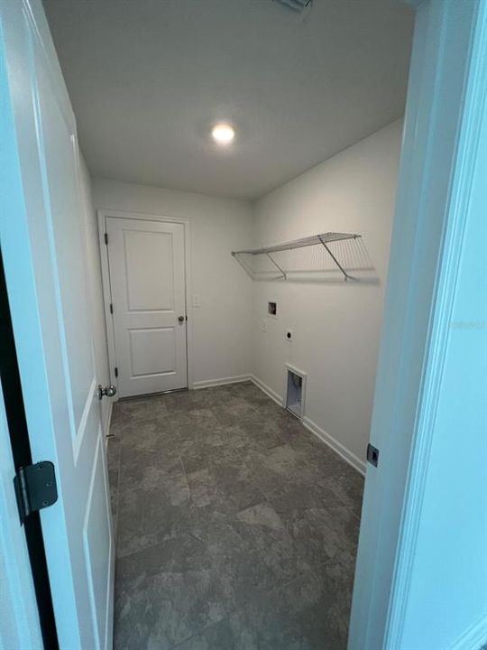 For Rent: $2,250 (3 beds, 2 baths, 1555 Square Feet)