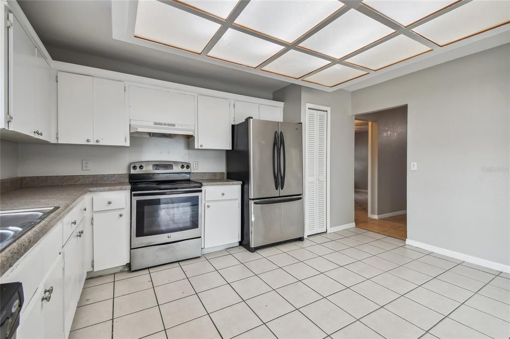 For Rent: $2,295 (3 beds, 2 baths, 1358 Square Feet)