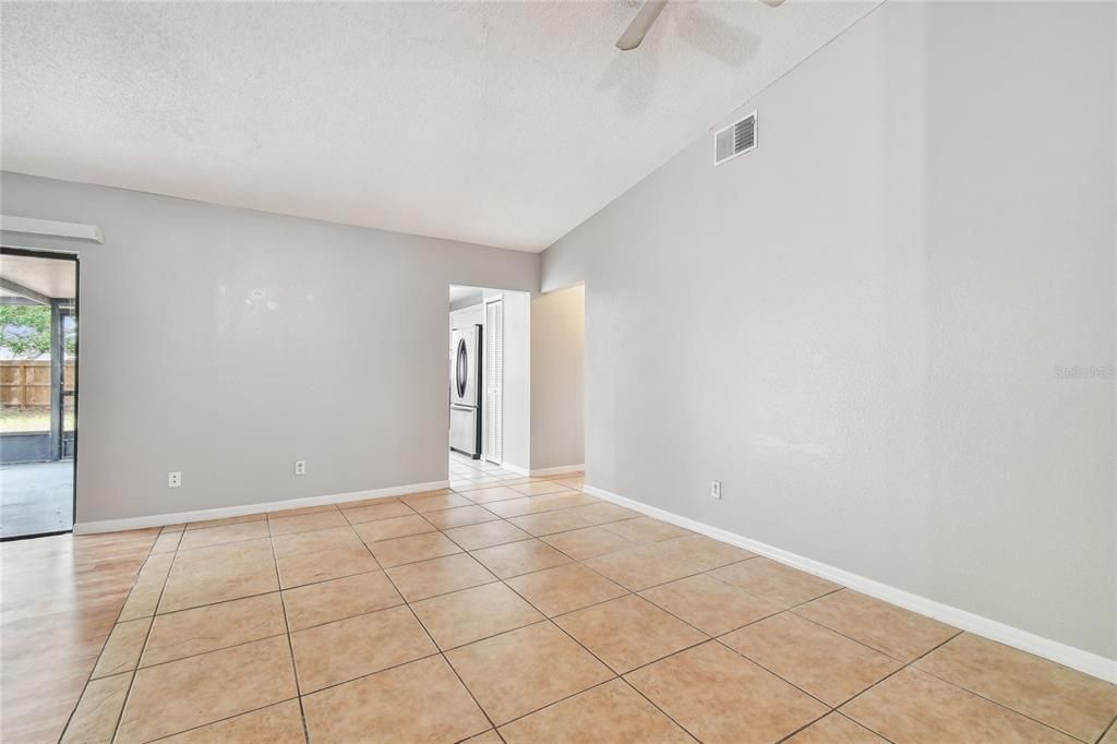 For Rent: $2,295 (3 beds, 2 baths, 1358 Square Feet)