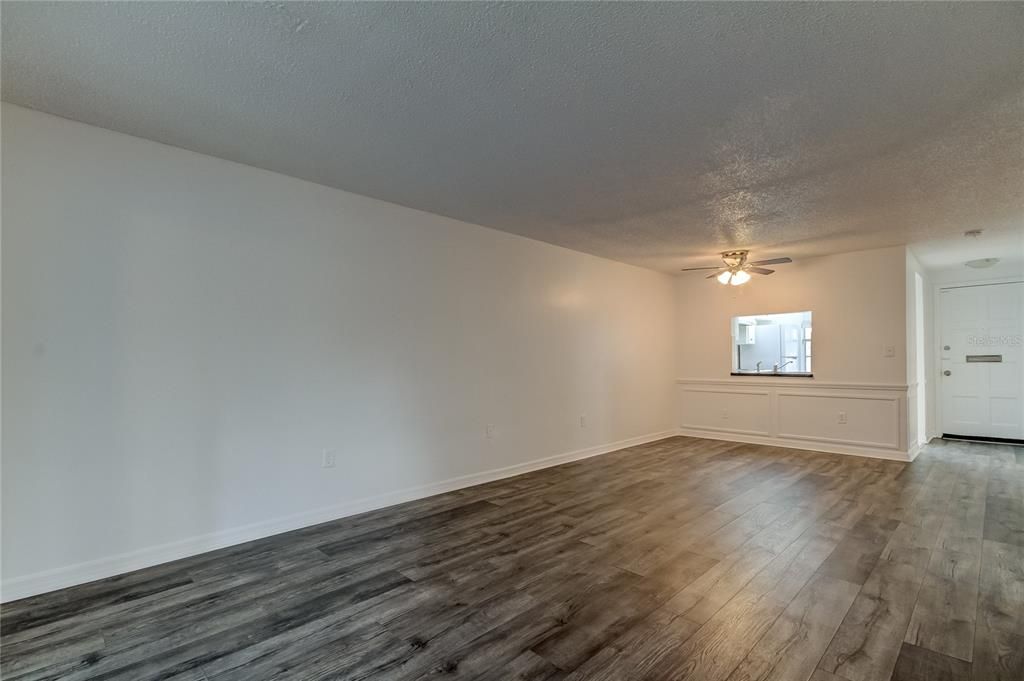 For Sale: $90,900 (2 beds, 2 baths, 888 Square Feet)