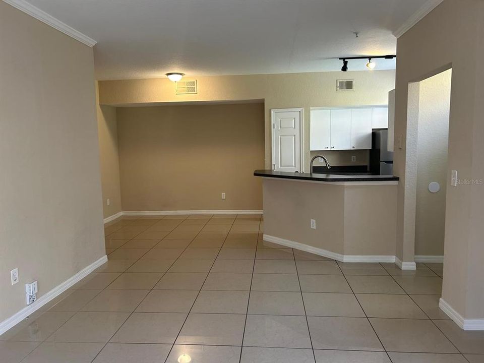 For Rent: $1,800 (2 beds, 2 baths, 1051 Square Feet)