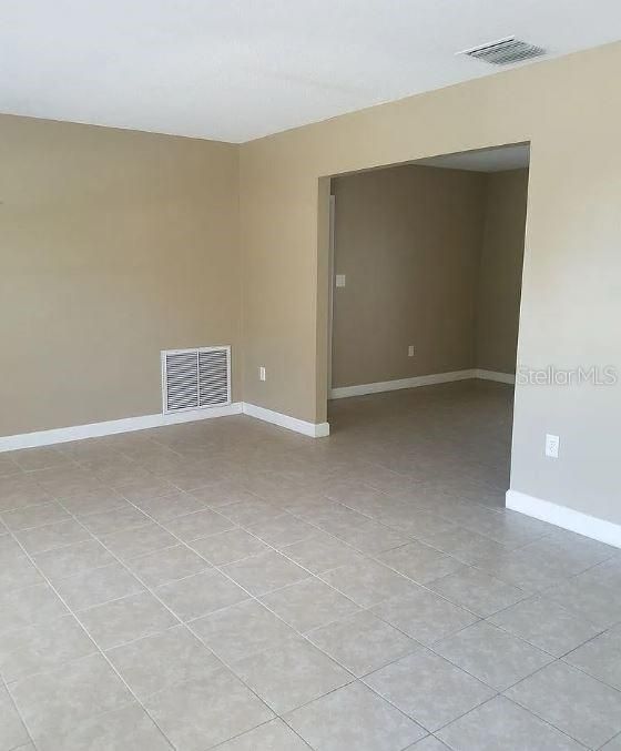 For Rent: $2,500 (3 beds, 2 baths, 1632 Square Feet)