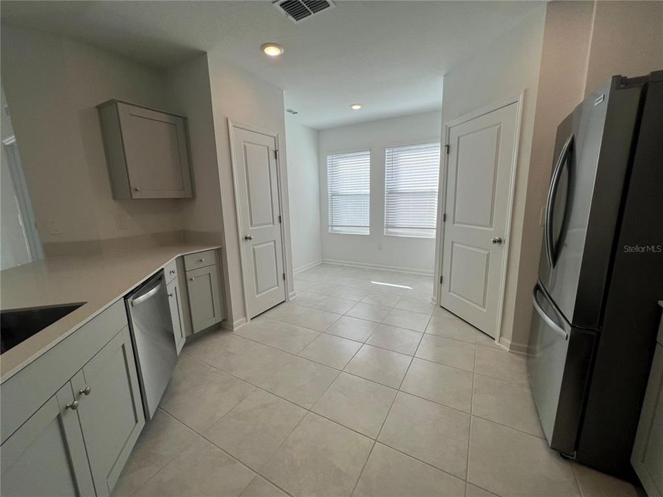 For Rent: $2,000 (3 beds, 2 baths, 2109 Square Feet)