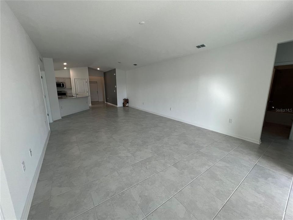 For Rent: $2,000 (3 beds, 2 baths, 2109 Square Feet)