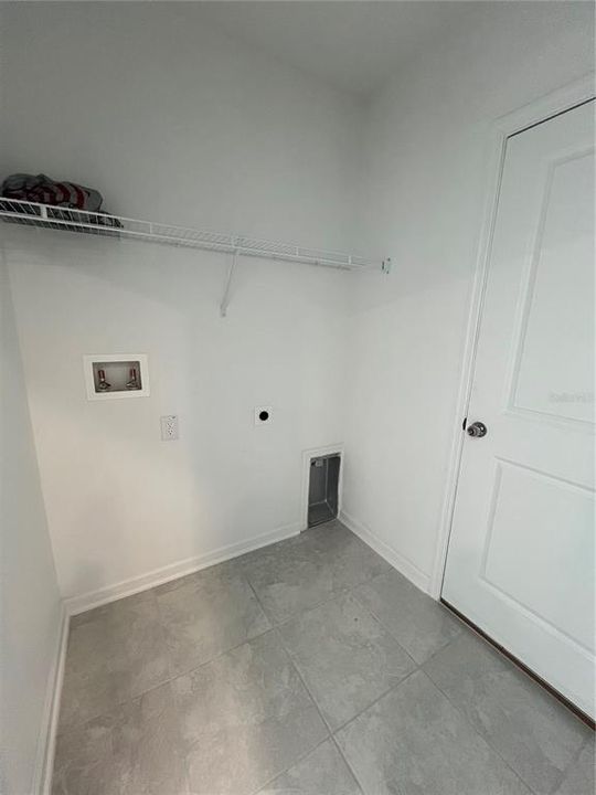 For Rent: $2,000 (3 beds, 2 baths, 2109 Square Feet)