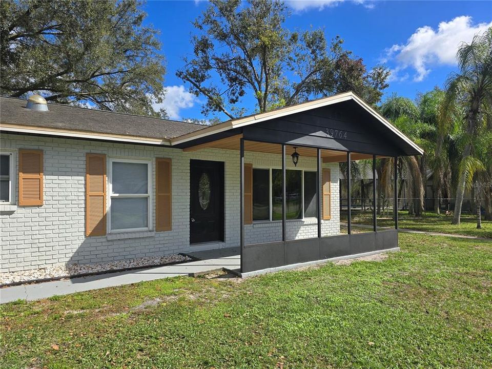 For Sale: $360,000 (3 beds, 3 baths, 1700 Square Feet)