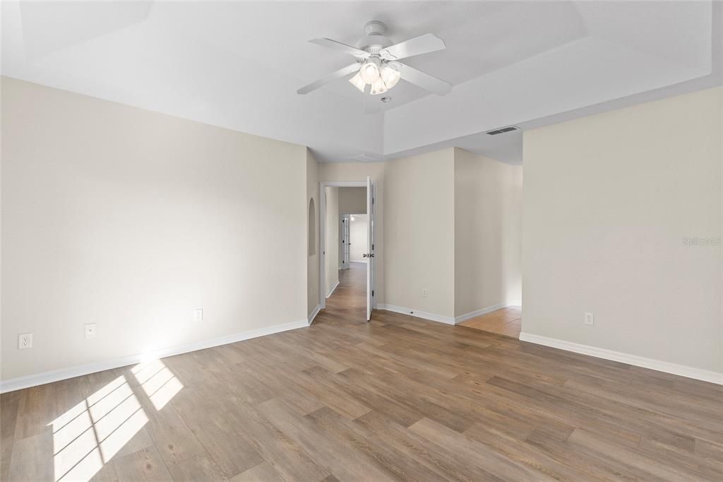 For Sale: $349,000 (2 beds, 2 baths, 1623 Square Feet)