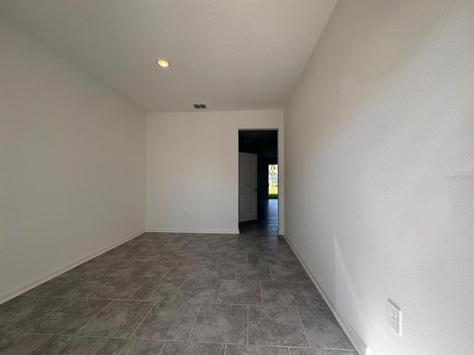 For Rent: $2,000 (3 beds, 2 baths, 1689 Square Feet)