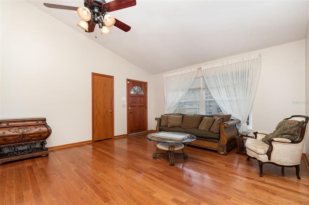 For Sale: $375,000 (3 beds, 2 baths, 1846 Square Feet)