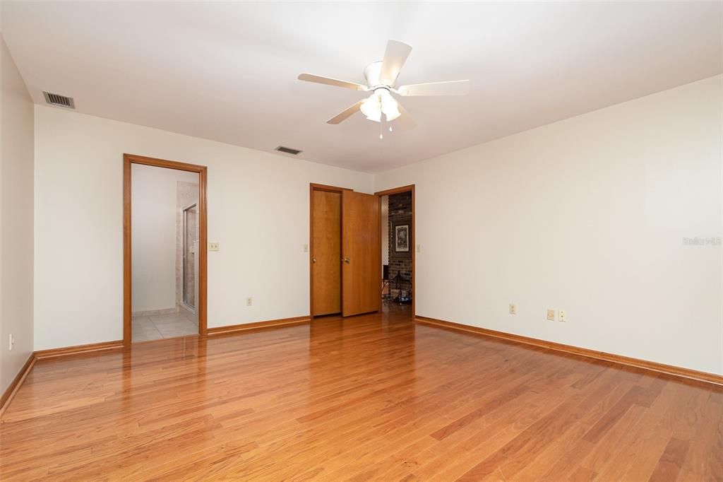 For Sale: $375,000 (3 beds, 2 baths, 1846 Square Feet)