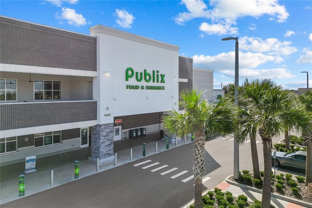 Publix 3 minutes away