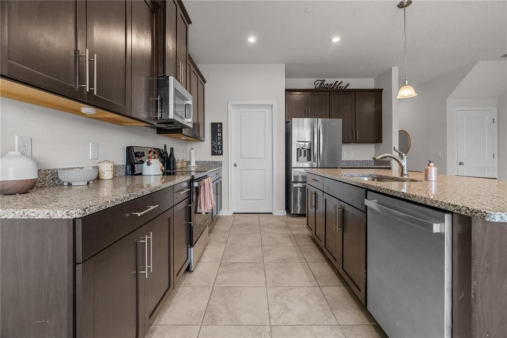 For Sale: $388,900 (3 beds, 2 baths, 1892 Square Feet)