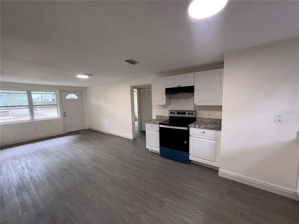 For Rent: $1,800 (2 beds, 1 baths, 750 Square Feet)