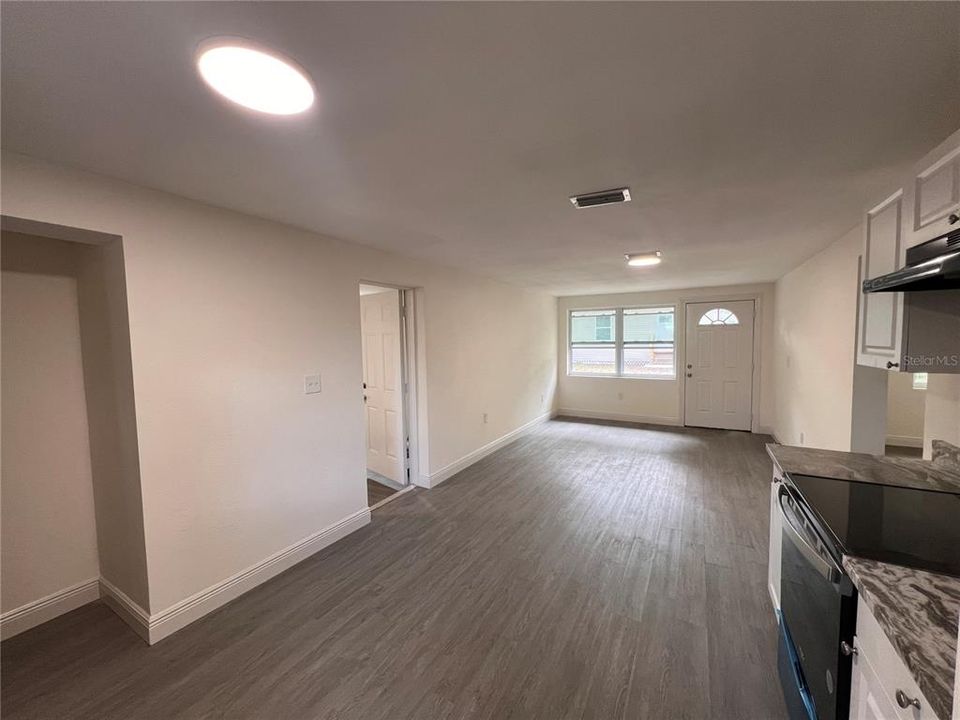 For Rent: $1,800 (2 beds, 1 baths, 750 Square Feet)