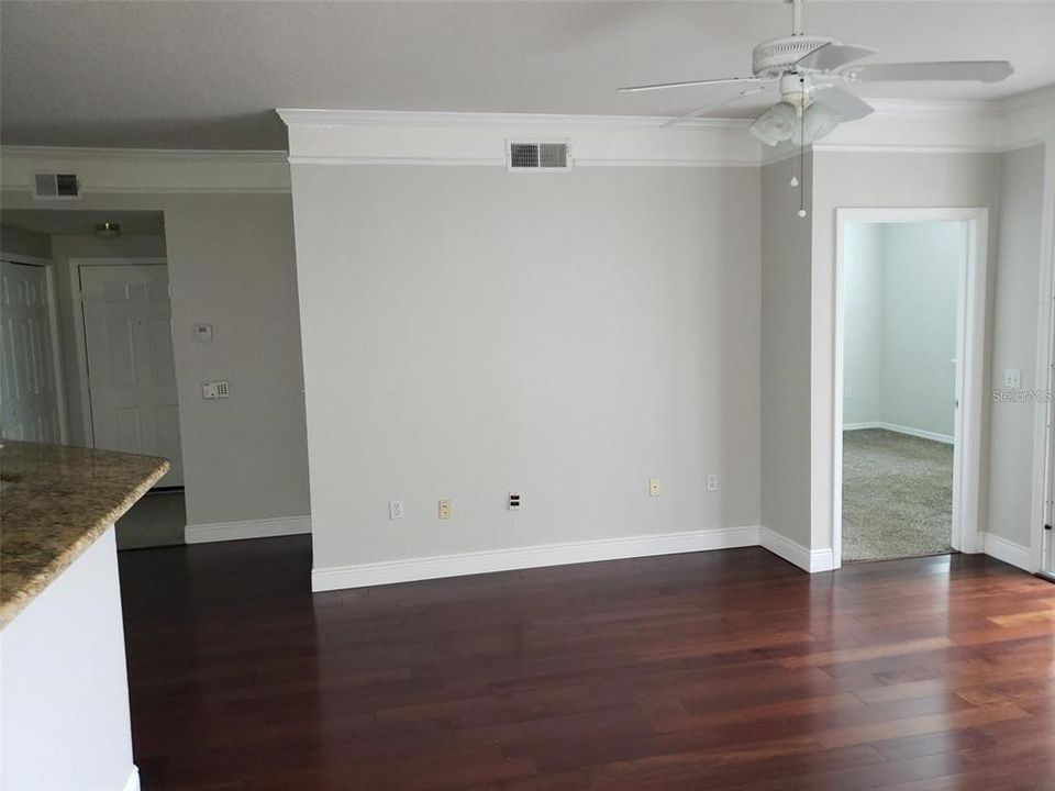 For Rent: $2,000 (3 beds, 2 baths, 1260 Square Feet)