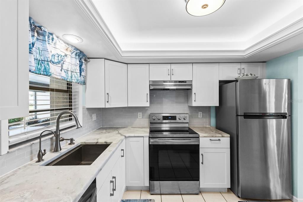 For Sale: $289,000 (2 beds, 2 baths, 1696 Square Feet)