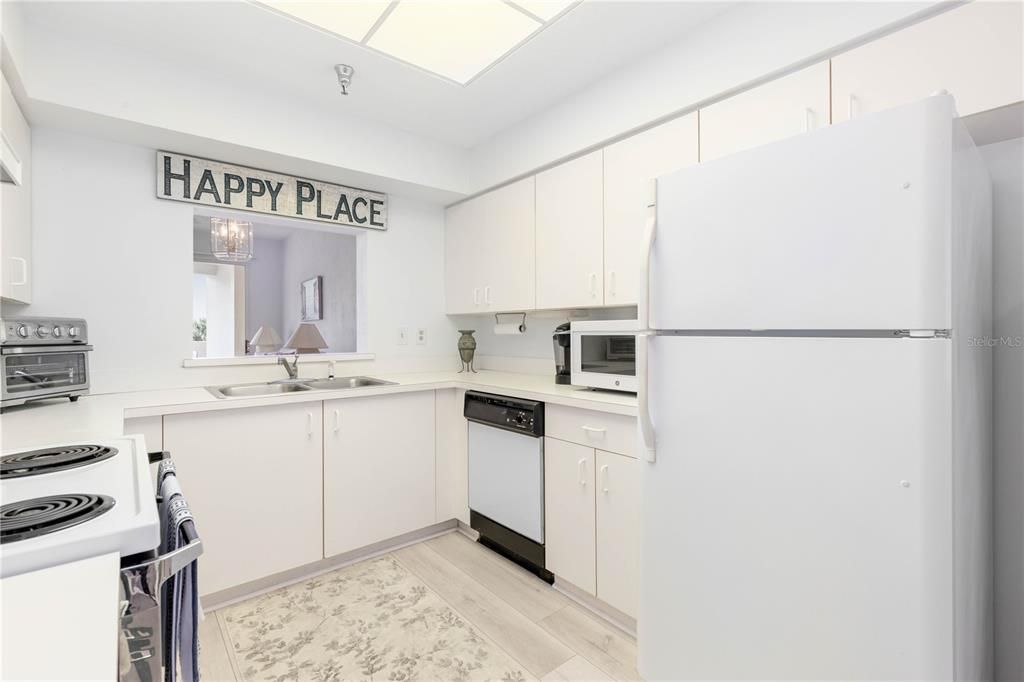 For Sale: $439,000 (2 beds, 2 baths, 1158 Square Feet)