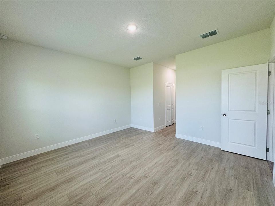 For Rent: $1,715 (4 beds, 2 baths, 1765 Square Feet)