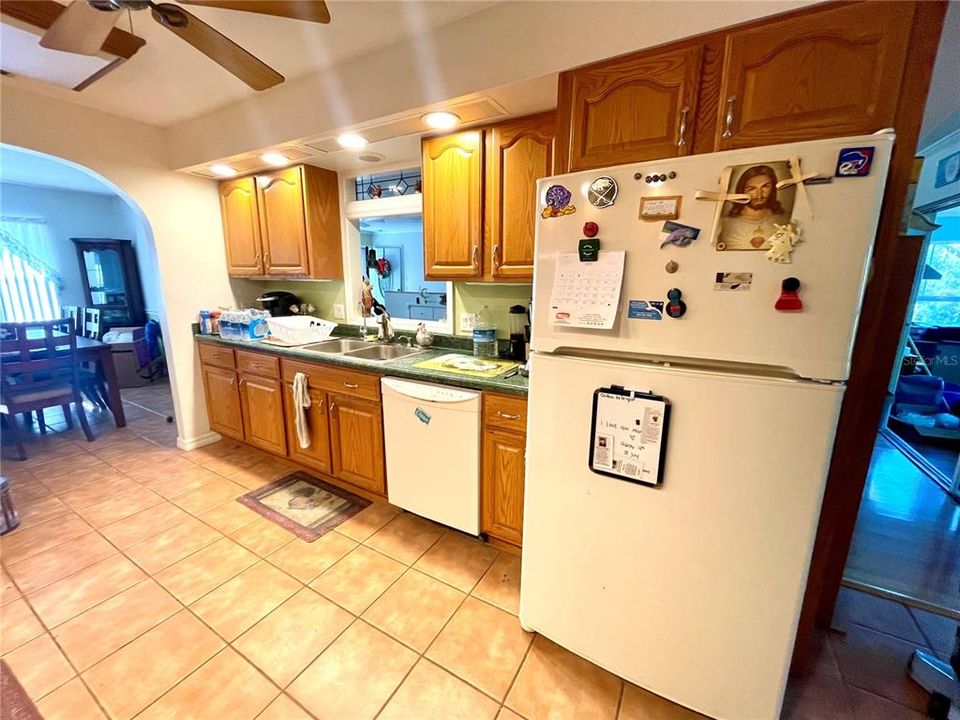 For Sale: $365,000 (3 beds, 2 baths, 1845 Square Feet)