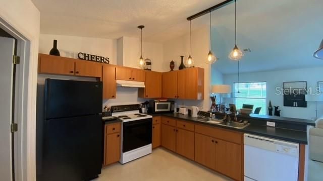 For Rent: $1,950 (3 beds, 2 baths, 1354 Square Feet)