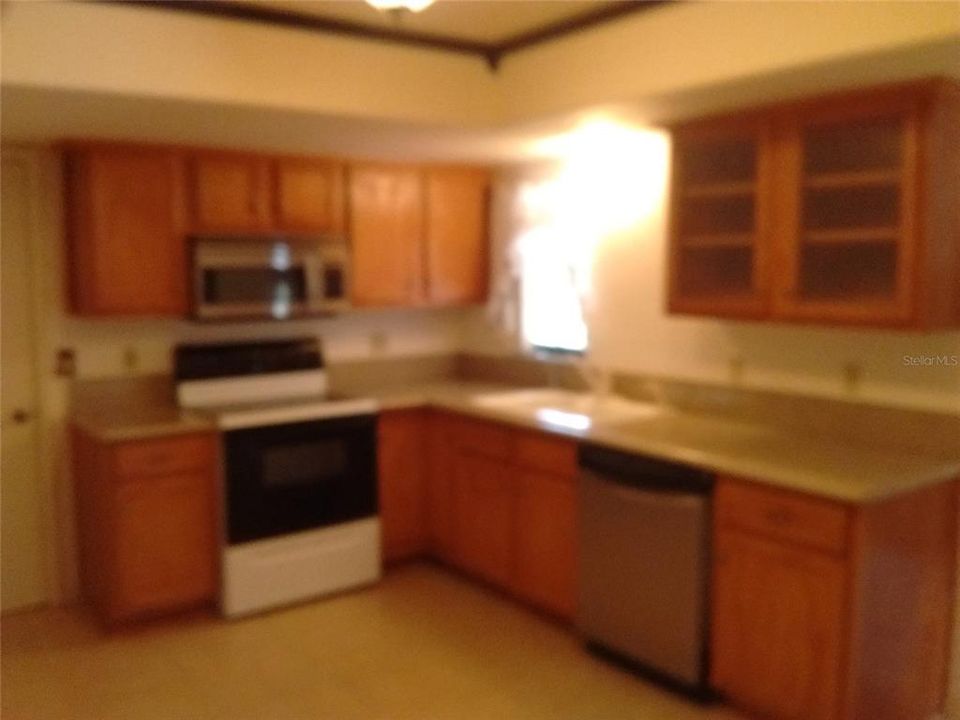 For Rent: $2,150 (3 beds, 2 baths, 1560 Square Feet)